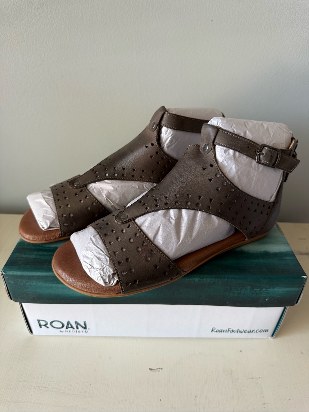Roan by Bed Stu Kit Cutout Sandals • NWT • Women’s 8 - Picture 3 of 7